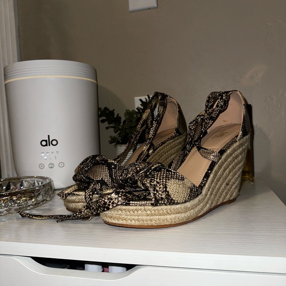 SNAKESKIN WRAP UP PLATFORM HEELS - Picture 1 of 4